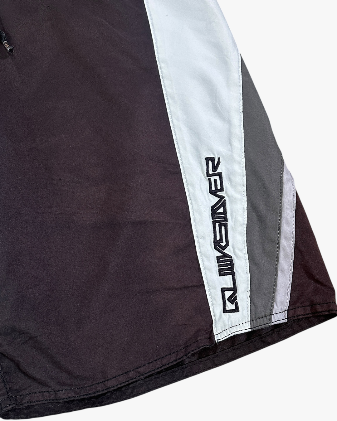 2000s QUIKSILVER BOARDIES - 32”